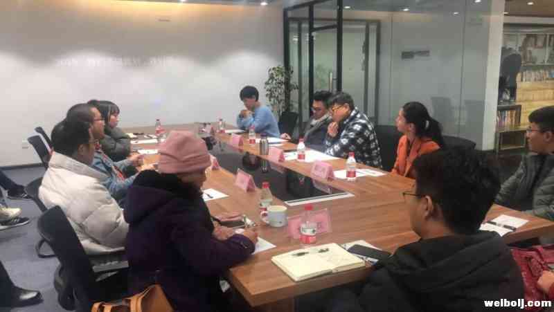 丽江雪山创投营导师对3家企业面对面指导
