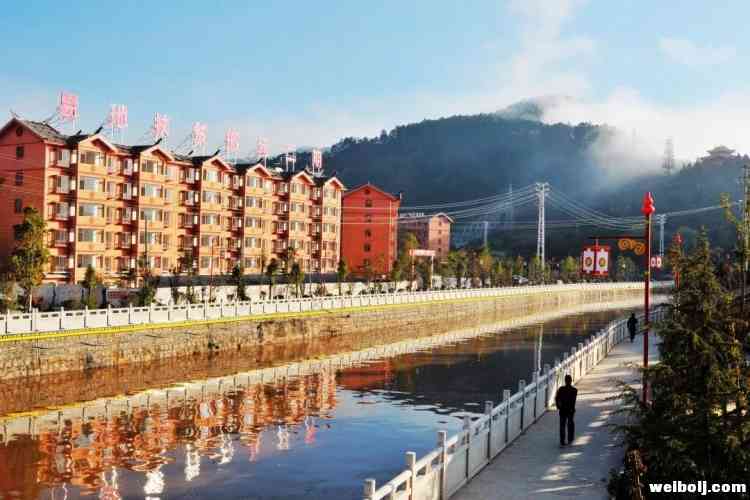 脚步践行忠诚 为民谱写担当（组诗）——献给当下的扶贫队伍