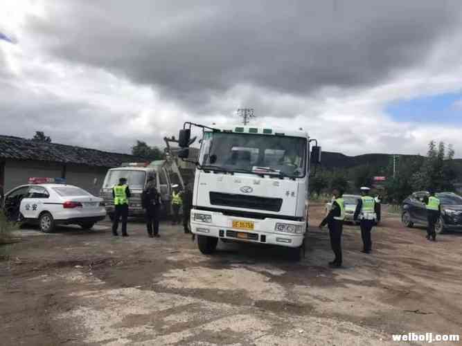 拉市：派出所道路交通保安全