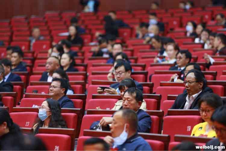 民主凝聚力量团结成就伟业 政协丽江市四届三次会议隆重开幕 (8).jpg
