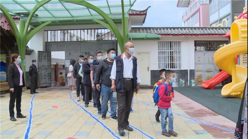 “神兽归笼” 以往哭声一片 如今喜气洋洋 (2).jpg