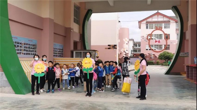 “神兽归笼” 以往哭声一片 如今喜气洋洋 (4).jpg