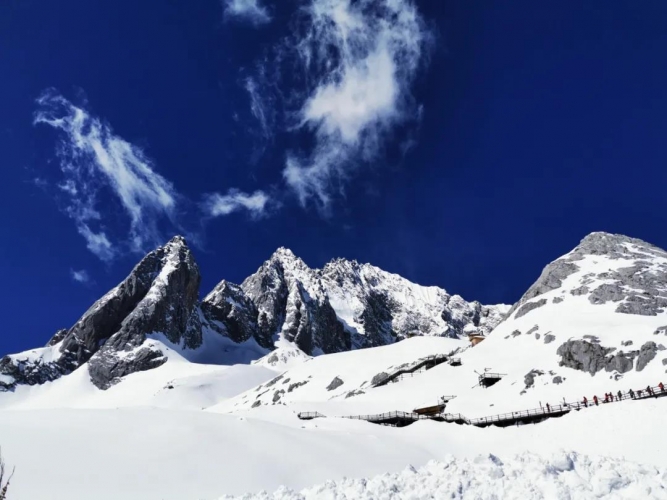 就在玉龙雪山，带你邂逅别样的风景 (1).jpg
