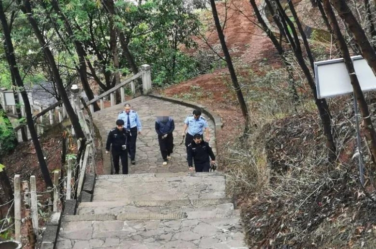 还记得9年前在华坪狮山公园的那起强奸案吗？现在被抓到了 (1).jpg