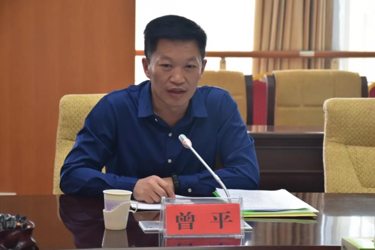 中央驻滇及省级媒体集中采访报道丽江创文工作 (1).jpg