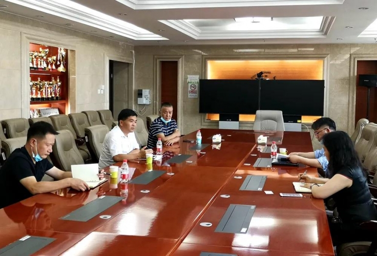 余丽军赴中央民族大学附属中学对接争取合作项目 (2).jpg