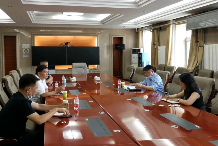 余丽军赴中央民族大学附属中学对接争取合作项目 (3).jpg