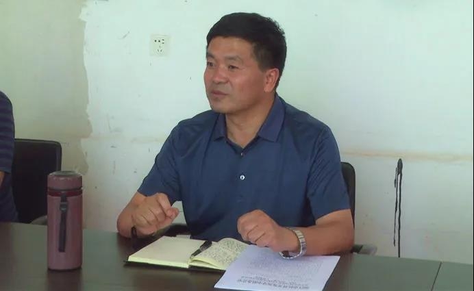 余丽军督导华坪县中心镇脱贫攻坚自检自查自改“回头看”工作 (1).jpg