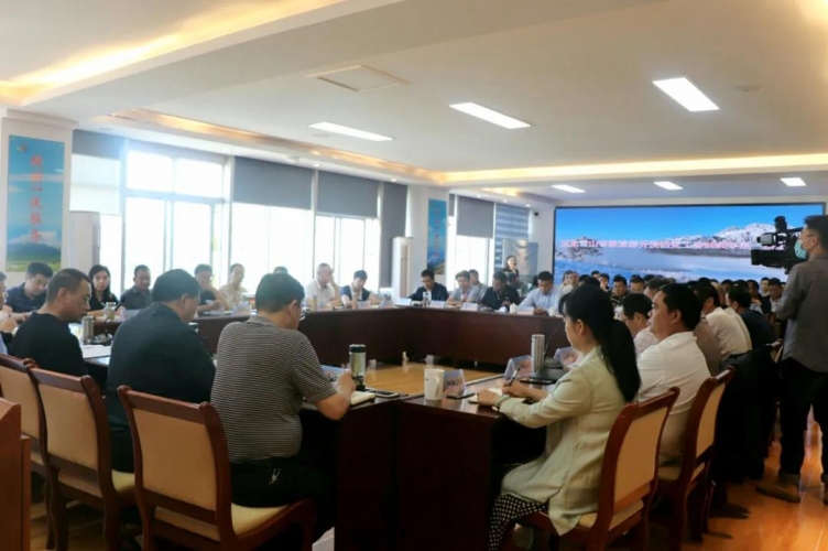 玉龙雪山旅游区第一次党工委联席会议召开1.jpg