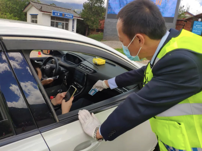 玉龙雪山疫情防控成为新常态  游客前往景区观光游览意愿强烈4.png