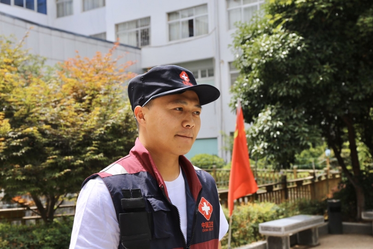 丽江市卫生健康党工委召开庆祝建党99周年表彰大会  120多位工作人员受表彰 (12).jpg