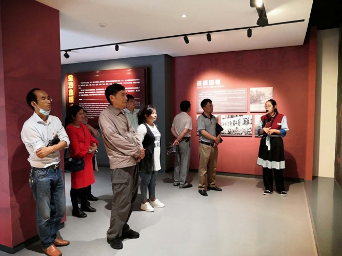 丽江市委政研室机关支部开展系列1.jpg