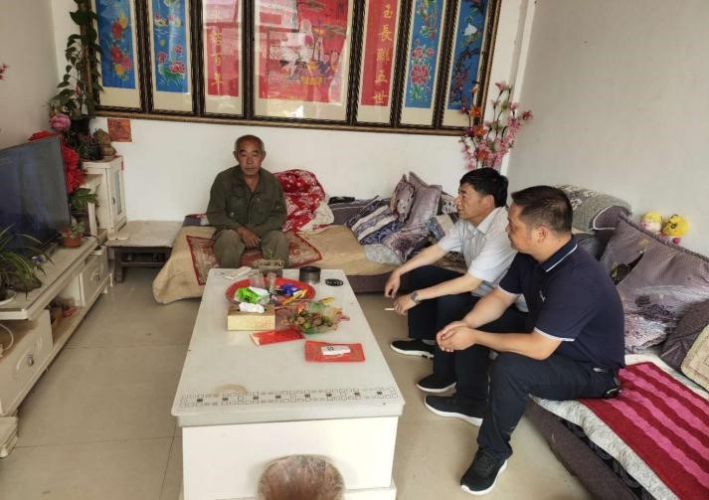 丽江市委政研室机关支部开展系列5.jpg