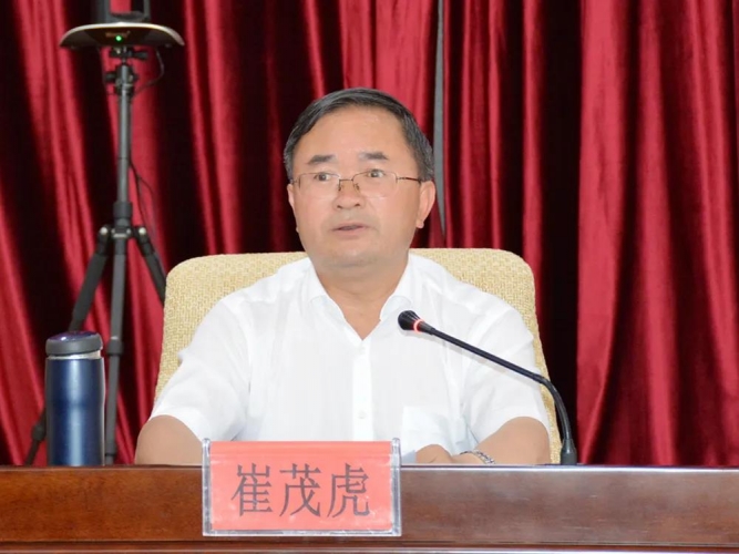 一鼓作气  再接再厉 坚决夺取脱贫攻坚全面胜利 (1).jpg