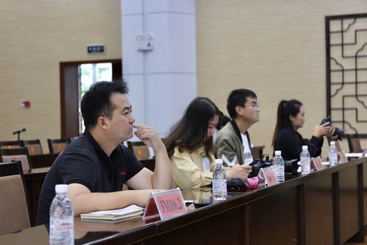 疫情之下丽江经济如何回暖？旅游市场怎么复苏？这场新闻发布会给你答案 (4).jpg