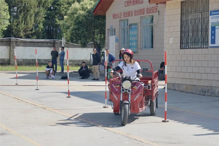 丽江考摩托车驾驶证需要这些…… (3).jpg