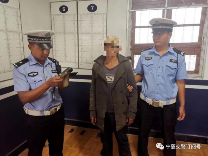 丽江一男子过火把节却被抓，是咋回事…… (2).jpg