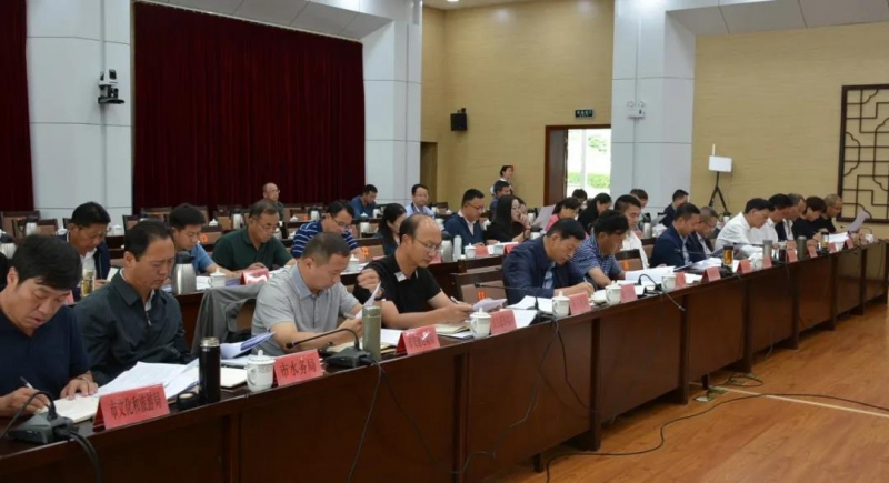 市委常委会集体学习暨市委理论学习中心组集中学习会举行3.jpg