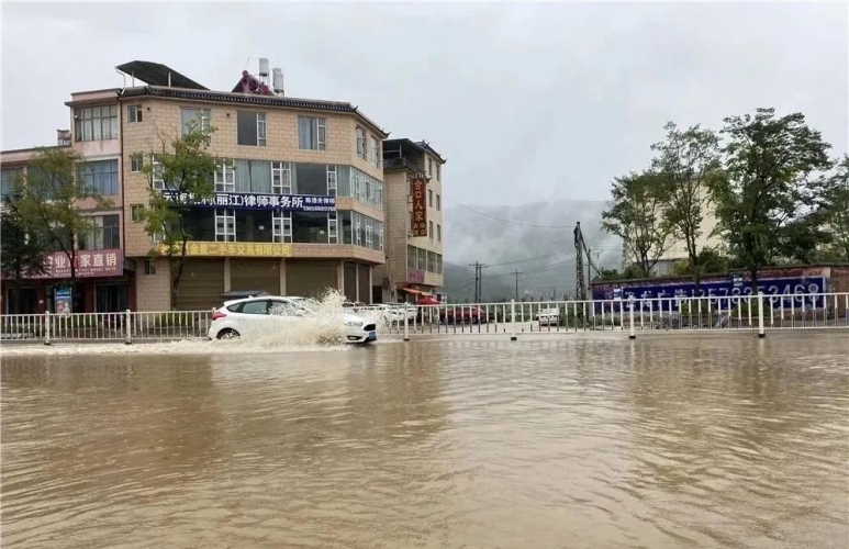 近日来我市暴雨成灾，市委书记、市长紧急批示！ (9).jpg