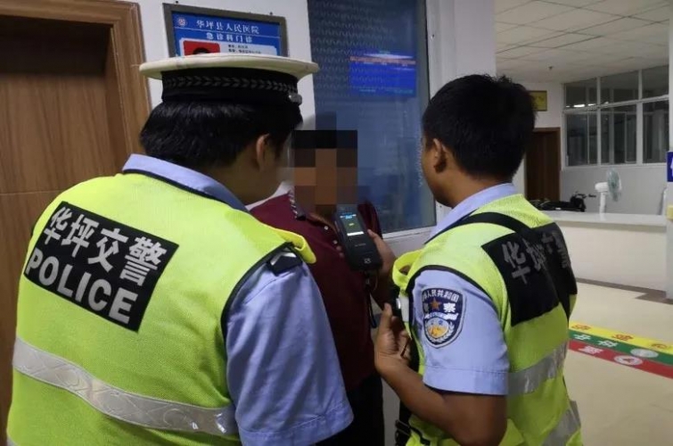 醉酒肇事者酒后壮胆，妄图“一逃了之”，民警4小时抓获 (4).jpg