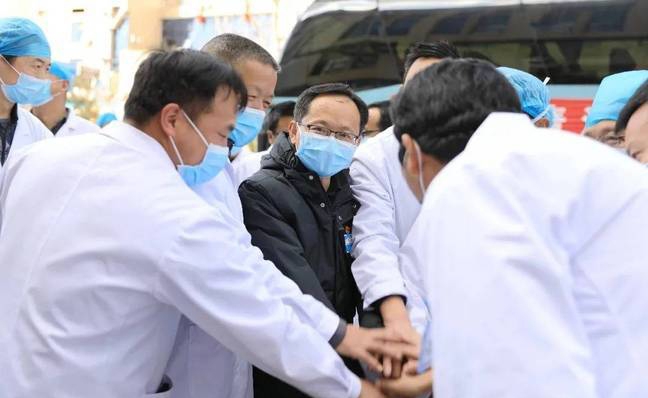 丽江市人民医院陈耀武入选全国抗击新冠肺炎疫情拟表彰对象 (1).jpg