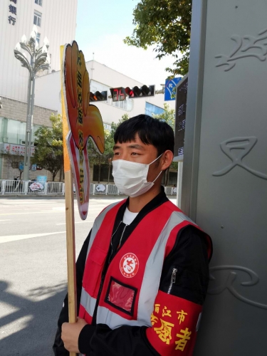 同城君拍了拍你！邀你一起守护城市文明交通 (1).jpg