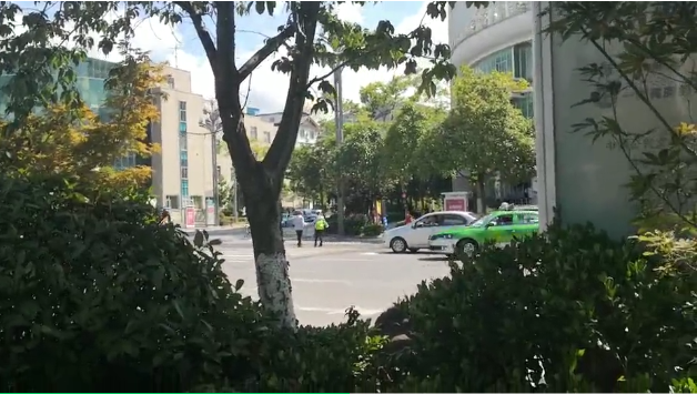 暖心！小小的举动，却恰恰是人民最需要的 (1).png