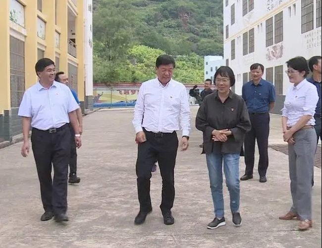 云南师范大学党委书记饶卫一行到华坪女高开展学习张桂梅同志先进事迹交流活动.jpg