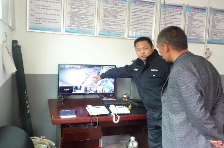 永兴群众幸福满满，民警把 “温暖”送到家 (5).jpg