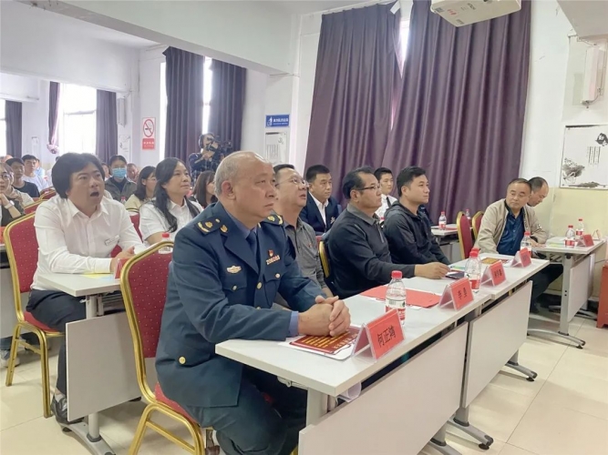 干得漂亮！丽江这家驾校连续6年无偿送考、资助考生.jpeg