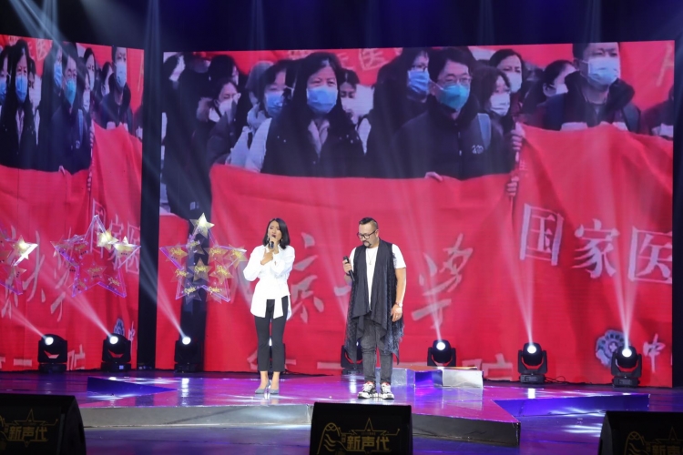首届“丽江新声代”青年歌手大赛落下帷幕，金银铜奖花落谁家？ (6).jpg