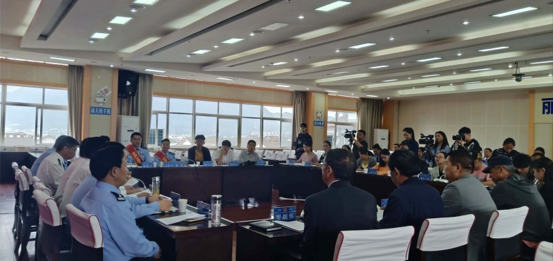 丽江警方广纳各方意见，即知即改 “ 转身就落实” (8).jpg