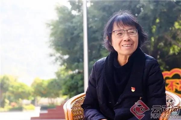 与张桂梅老师的那次擦肩改变了牧羊女孩的一生.jpg