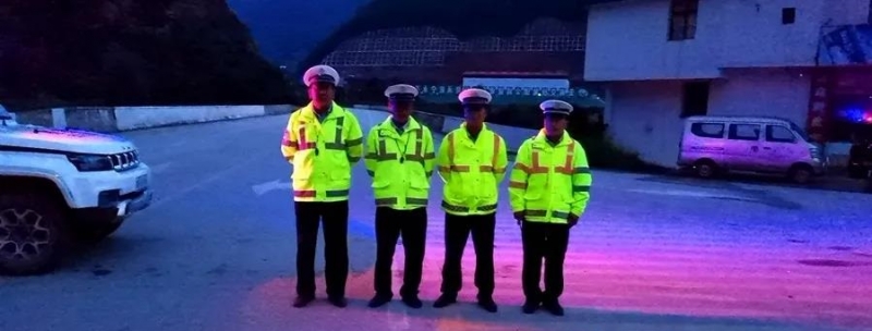 丽宁二级公路K37公里突发泥石流，道路交通中断，现已恢复通行 (2).jpg