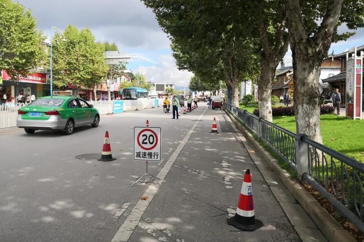 道路交通事故预防“减量控大” 工作要求，大队结合辖区实行多方管理  (1).jpg