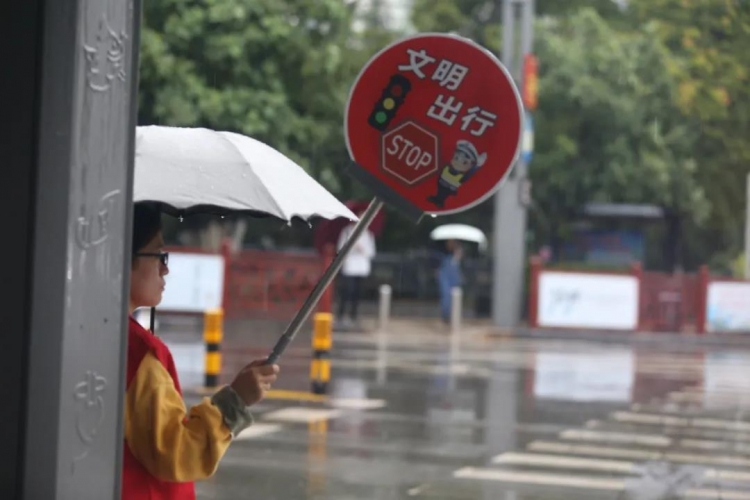 道路交通事故预防“减量控大” 工作要求，大队结合辖区实行多方管理  (5).jpg