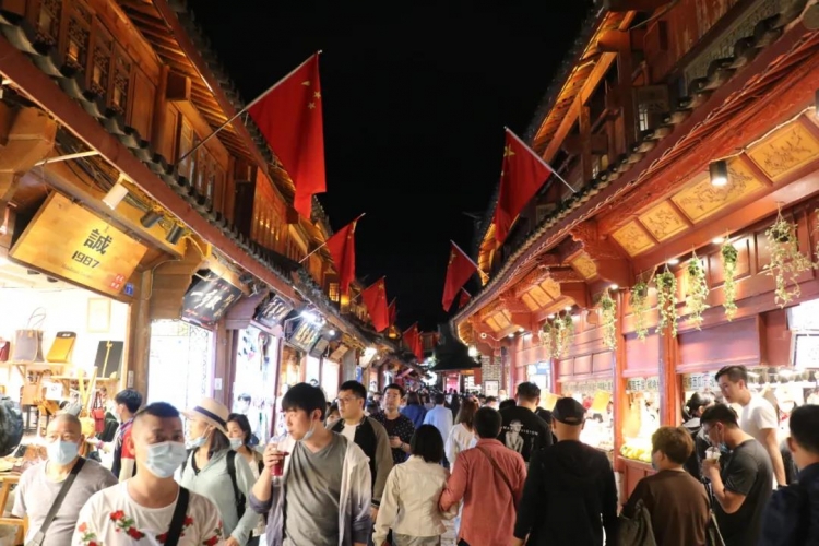 客流渐增，丽江古城景区多举措让游客玩得开心又放心 (6).jpg