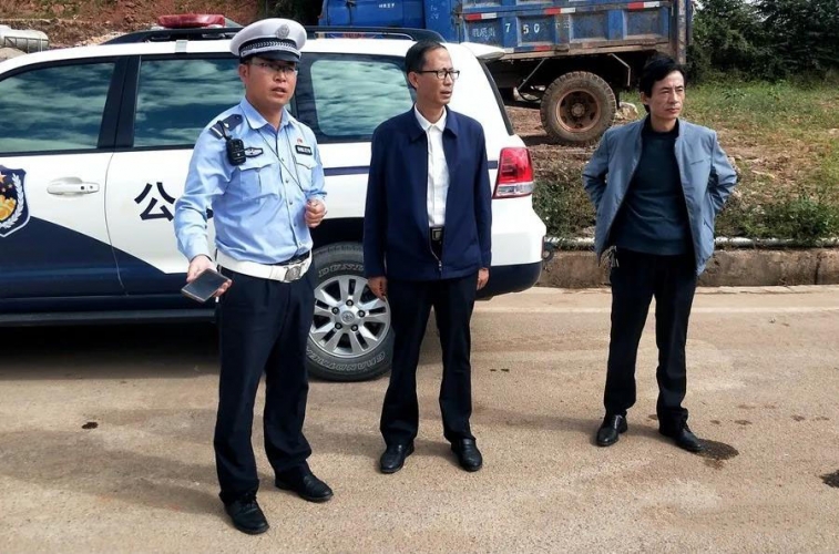 李晓林副局长深入宁蒗督导“减量控大”交通事故预防工作.jpg