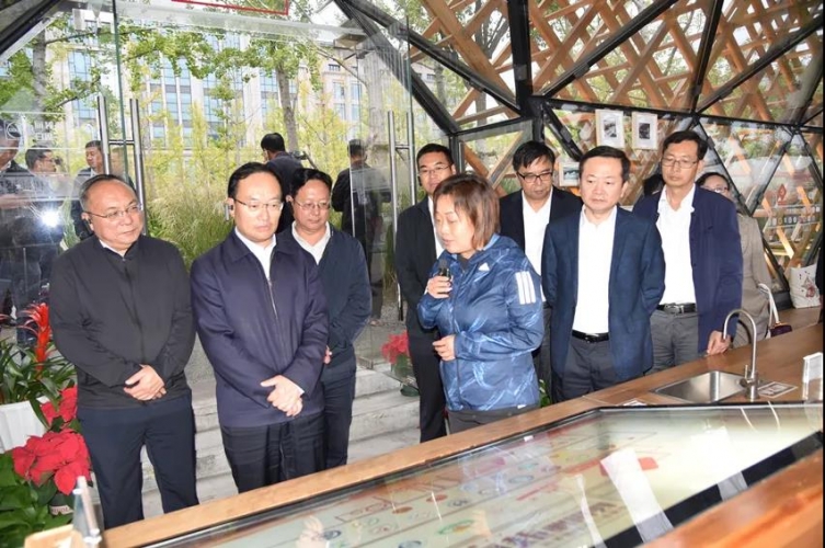 郑艺率队到上海考察和招商.jpg