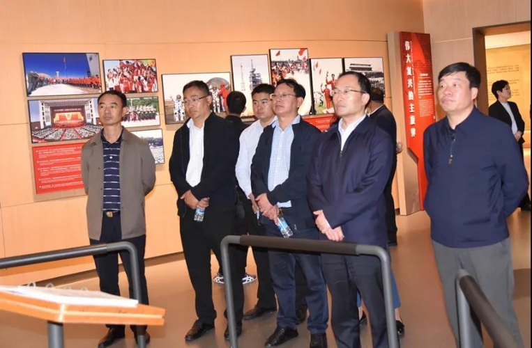 郑艺率队到上海考察和招商6.jpg