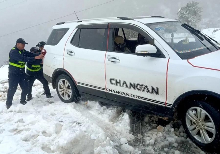 秋天的第一场雪，蜀黍伴你温暖前行！3.jpg