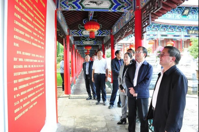 丽江市创建全国民族团结进步示范市主题展开展2.jpg