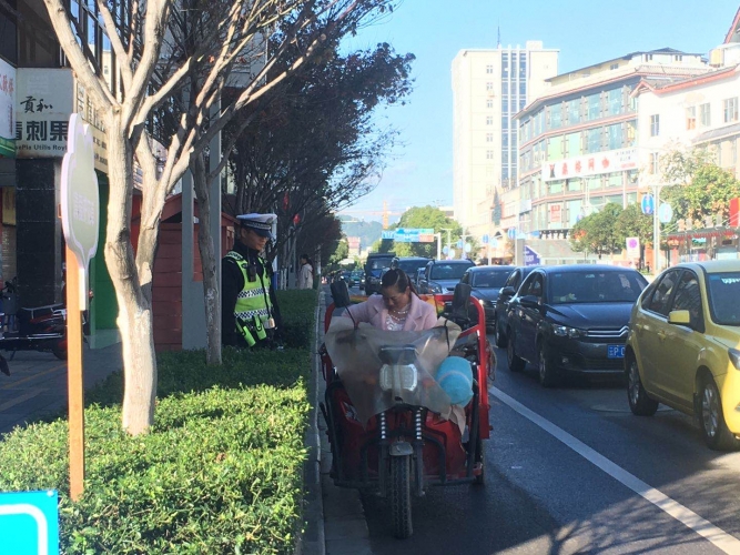 接力文明交通 助力文明城市 (6).jpg
