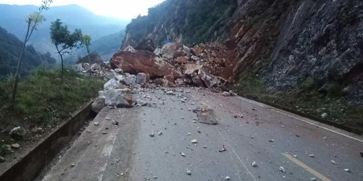 丽宁公路西川界马路段于10月29日塌方，通行时间待定 (2).jpg