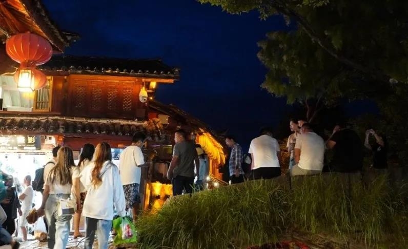 丽江古城入选2020游客喜爱的十大夜景区 (2).jpg