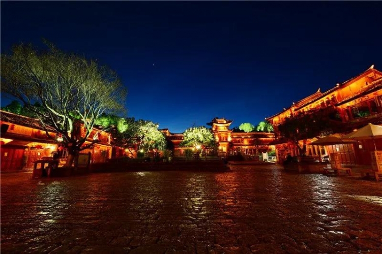 丽江古城入选2020游客喜爱的十大夜景区 (6).jpg
