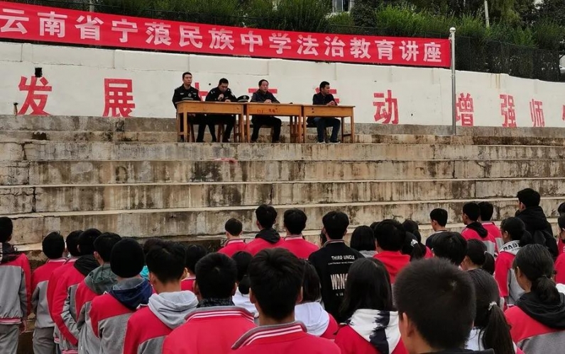 大兴派出所：守护群众“钱袋子”，反诈宣传不停歇！ (4).jpg