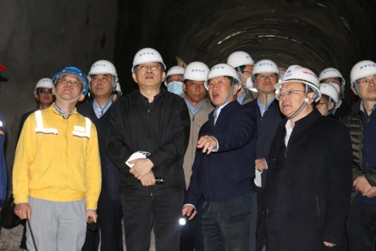 水利部长江水利委员会党组书记、主任马建华到丽江调研丽江水利工作.jpg