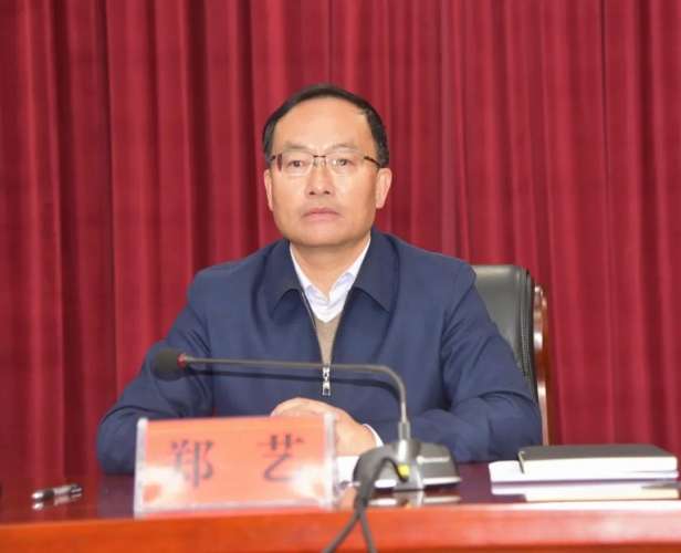 郑艺：绷紧疫情防控之弦，外防输入严防反弹2.jpg
