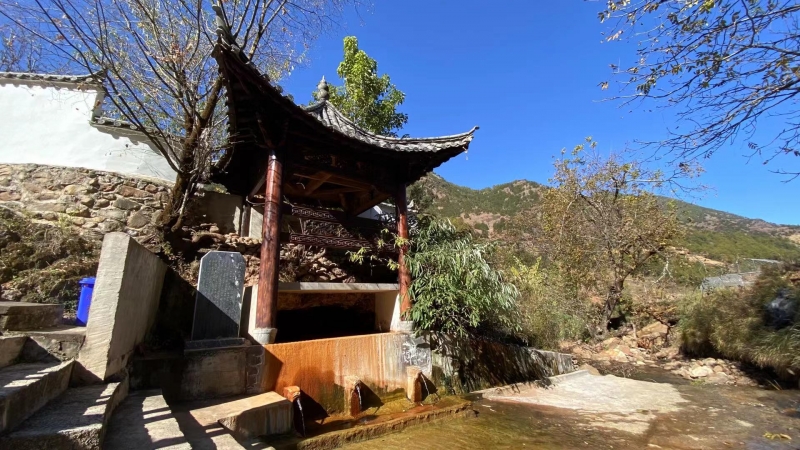 丽江古城酒吧行业爱心捐赠送温暖，助力兰香村经济发展 (4).jpg